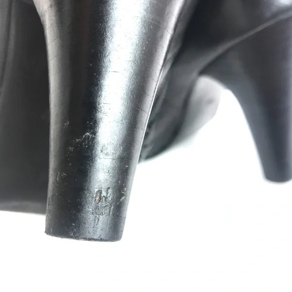 GUESS boots, Black w/Heels & Zippered Back, Size 8 - Picture 7 of 15